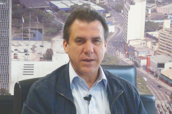 Marinho fez duras críticas aos vereadores de oposição e da base aliada que aprovaram as emendas ao PME (Foto: Arquivo)