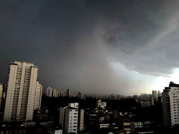 Dia mais chuvoso do ano, com 39,3 milímetros de pluviometria na média da cidade - 15% de todo o volume esperado para o mês (Foto: Banco de Dados)