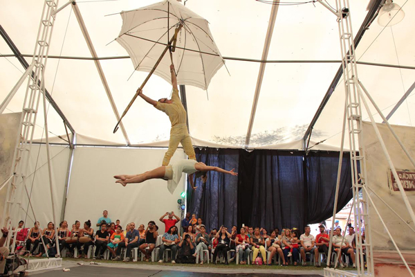 Aula de circo é na vila Magini (Foto: Divulgação)