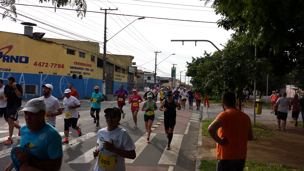 Manhã ensolarada ajudou a reunir atletas amadores em Santo André (fotos: Marcelo de Paula)