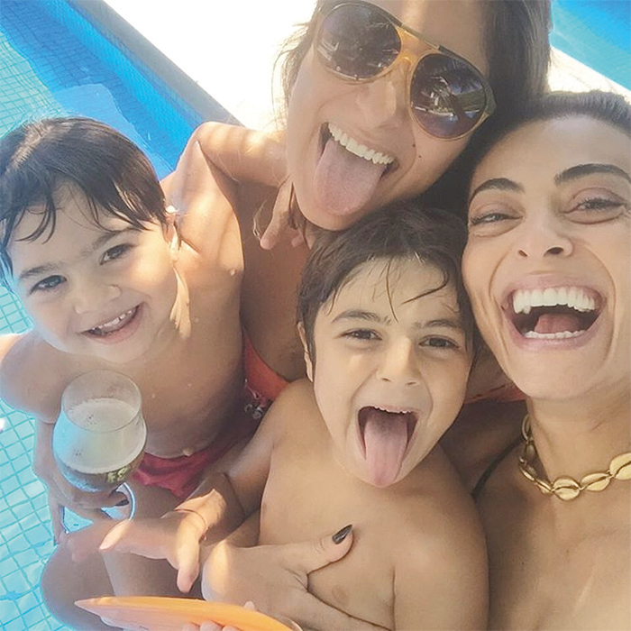 Juliana: piscina com família (Foto: Divulgação/Instagram)