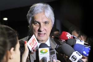 senador Delcídio do Amaral (PT-MS) concede entrevista. Foto: Jane de Araújo/Agência Senado