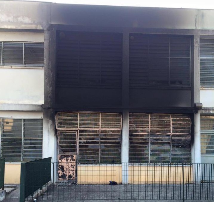 Emeb foi incendiada no último sábado (Foto: Divulgação / PMD)