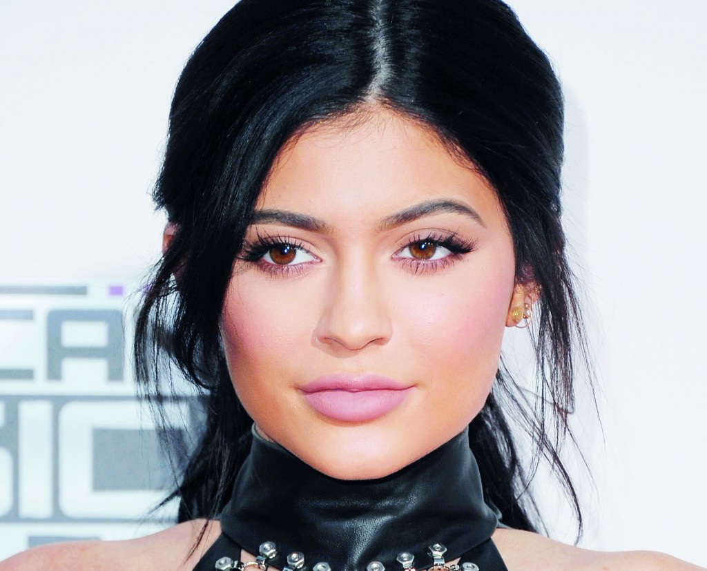 LOS ANGELES, CA - NOVEMBER 22: Kylie Jenner arrives at the 2015 American Music Awards at Microsoft Theater on November 22, 2015 in Los Angeles, California. (Photo by Jon Kopaloff/FilmMagic)