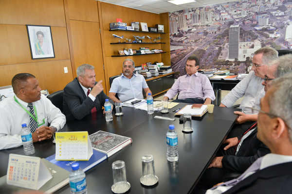Reunião foi realizada no gabinete do prefeito Luiz Marinho (Foto: Raquel Toth)