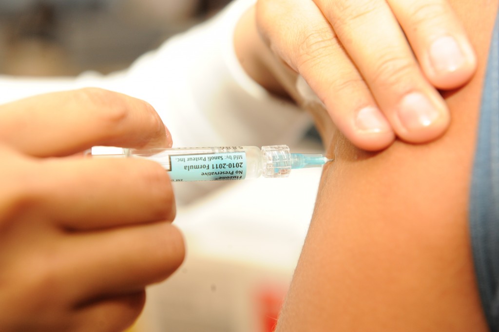Garotas vão receber vacina também (Foto: Banco de Dados)
