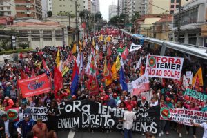 São Paulo- SP- Brasil- 07/09/2016- Manifestantes realizam ato contra o governo Temer em São Paulo. Na foto, manifestantes sobem a avenida Brigadeiro Luis Antonio. Foto: Paulo Pinto/ AGPT