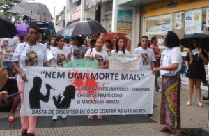 Familiares pedem que crime seja enquadrado como feminicídio (Foto: Carlos Carvalho)