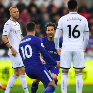 Chelsea sofre, mas vence Swansea e encosta no G4 do ...