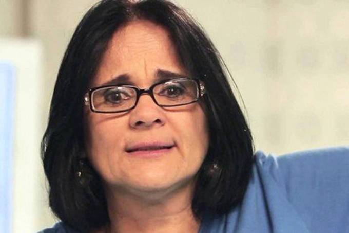 Damares Alves, senadora do DF, diz tratar paralisia facial causada por  herpes-zoster, Distrito Federal