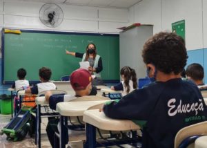 Escola municipal, sala de aula, professor - Foto: Prefeitura de Ribeirão Pires