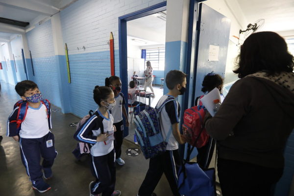 Prefeitura realiza roda de conversa de combate ao bullying em escola  municipal