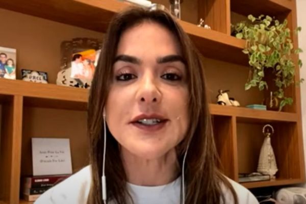 Ana Carolina Serra quer conversar com Tarcísio sobre Moeda Verde