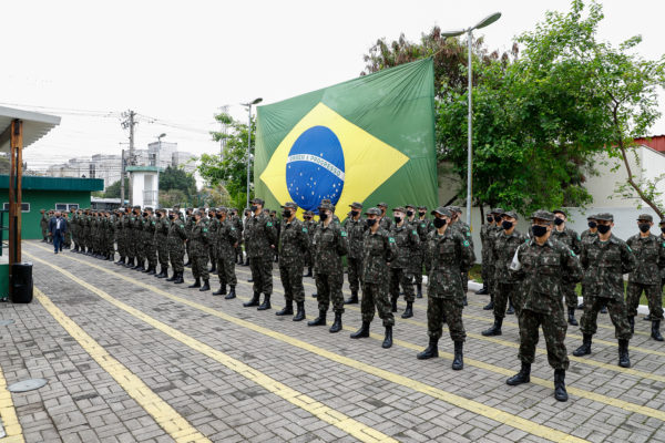 Reservistas do Exército são convocados para receber treinamento