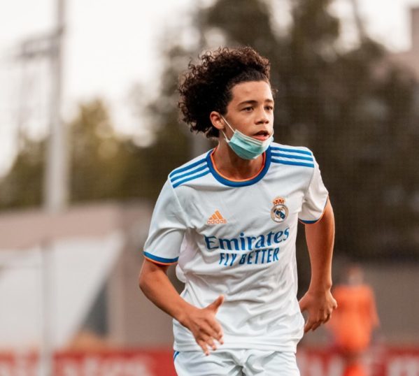Filho de Marcelo, Enzo Alves faz 1º contrato com Real Madrid: 'Melhor do  mundo'