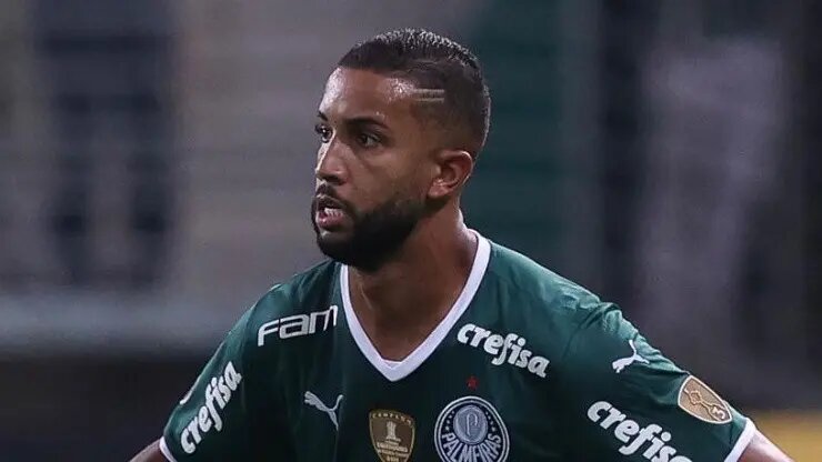 Agora pelo Flamengo, Marinho projeta jogo com o Palmeiras, rival