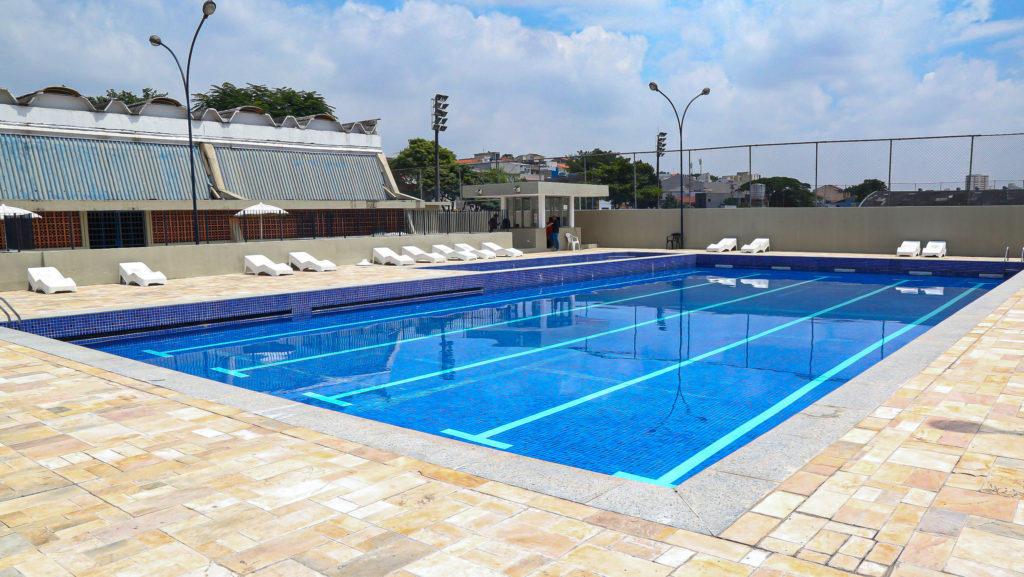 Clube Português de Niterói - Que tal aproveitar o dia no Clube Português?  Aqui no CPN temos piscinas aquecidas e uma área de lazer ideal para toda a  família. 🏊‍♀️ #clubeportuguesniteroi #ingá #