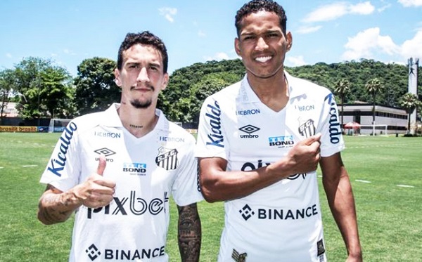 Santos anuncia a contratação do centroavante Brayan Angulo 