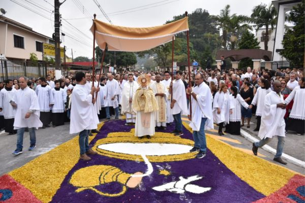 Confira o que abre e fecha em Cascavel no feriado de Corpus Christi