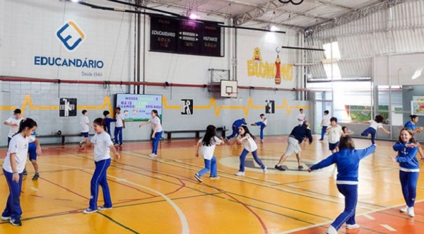 Escolas particulares oferecem vantagens e descontos na matrícula