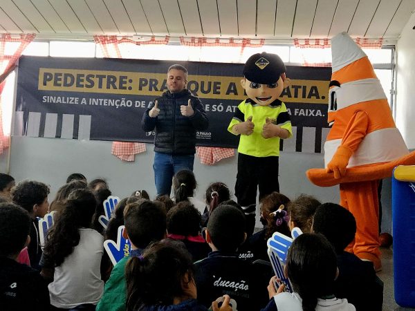 R.Pires promove atividade de trânsito para alunos da E.M. Fiorindo Roncon