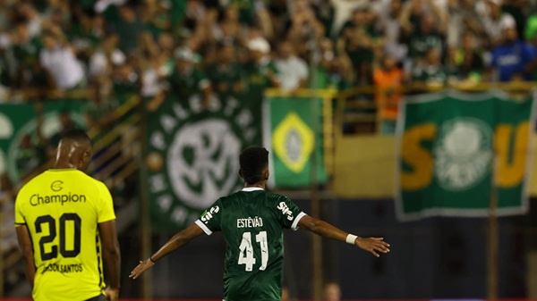 Palmeiras atropela o São Bernardo com golaços de Estêvão e vai à semifinal do Paulistão