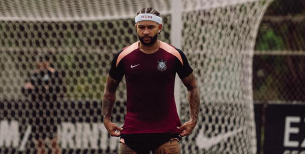 Memphis fala sobre lesão sofrida no Corinthians e se diz ansioso para Copa
