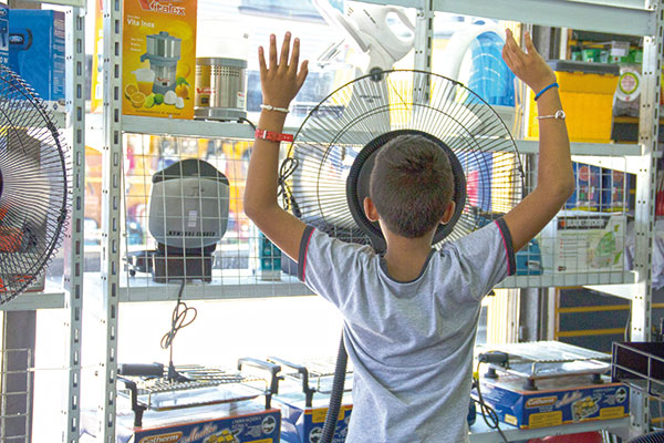 Forte calor tem movimentado as vendas de ventiladores - Foto Pedro Diogo 