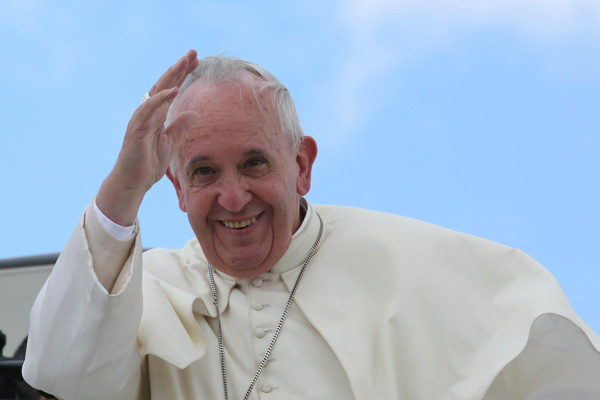 Com novos cardeais, Papa Francisco torna cúpula do Vaticano mais periférica